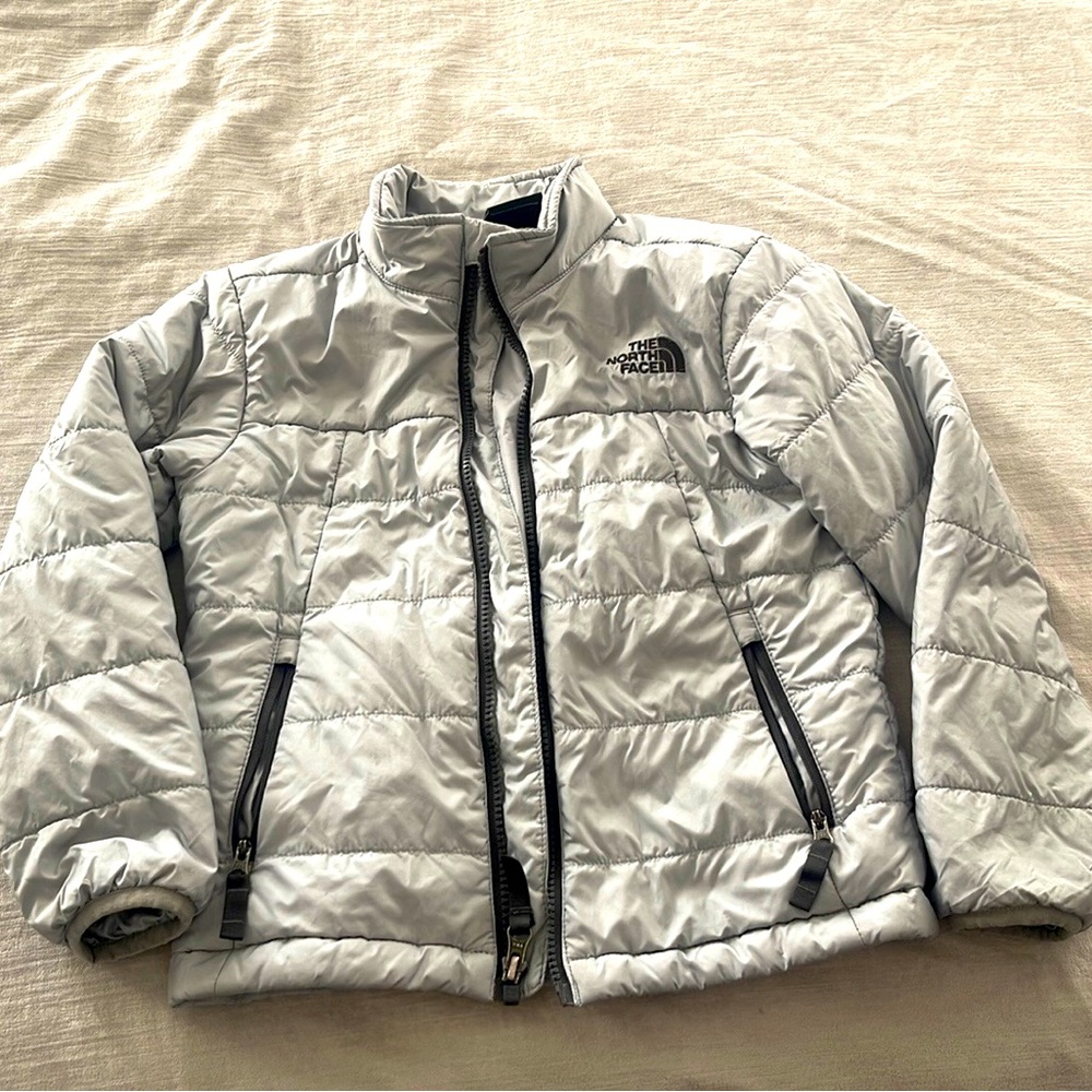 The North Face light weight quilted puffer size xs (6) boys